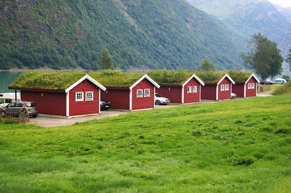 Кемпинг кабины на берегу озера Oldevatnet, Норвегия
