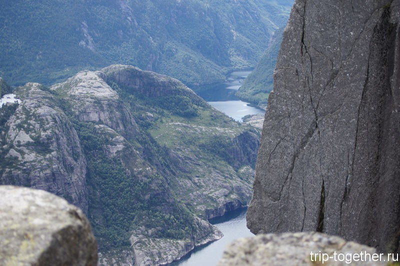 Вид на Люсье фьорд со скалы Прекистулен