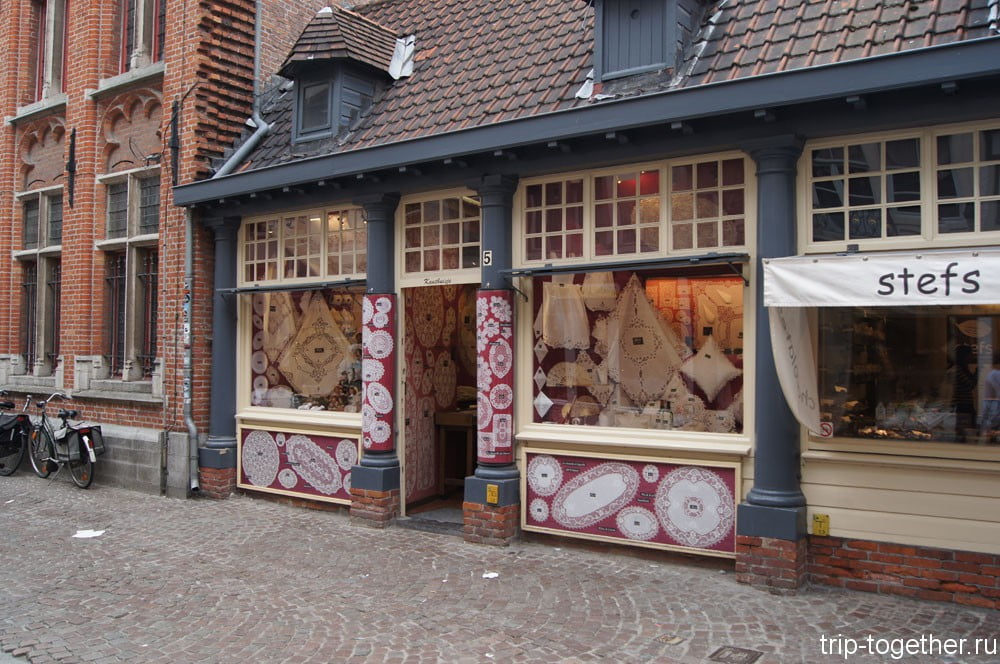 Магазин фламандских кружев в Брюгге