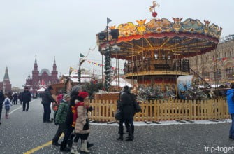Рождественская ярмарка на Красной площади в Москве