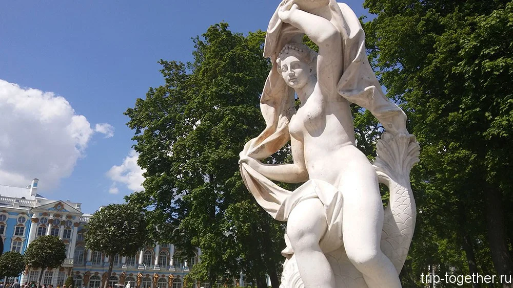 Скульптура в Екатерининском парке