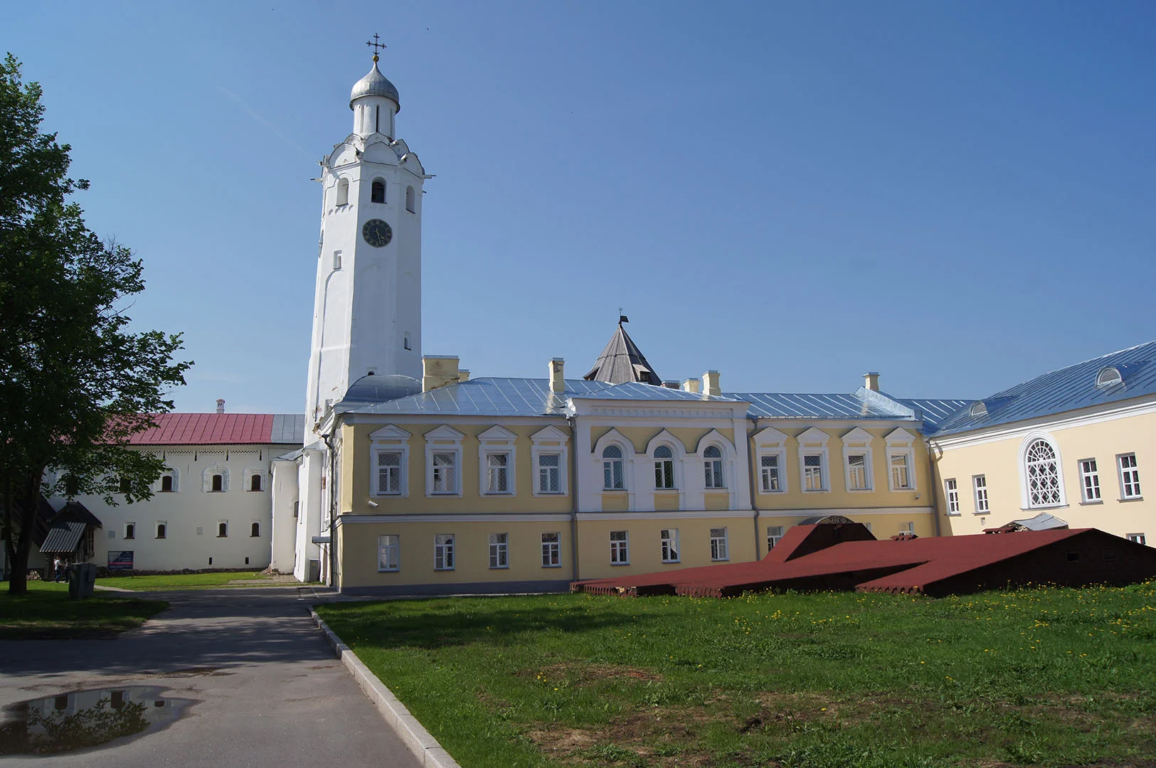 Часовая башня церкви Сергия Радонежского
