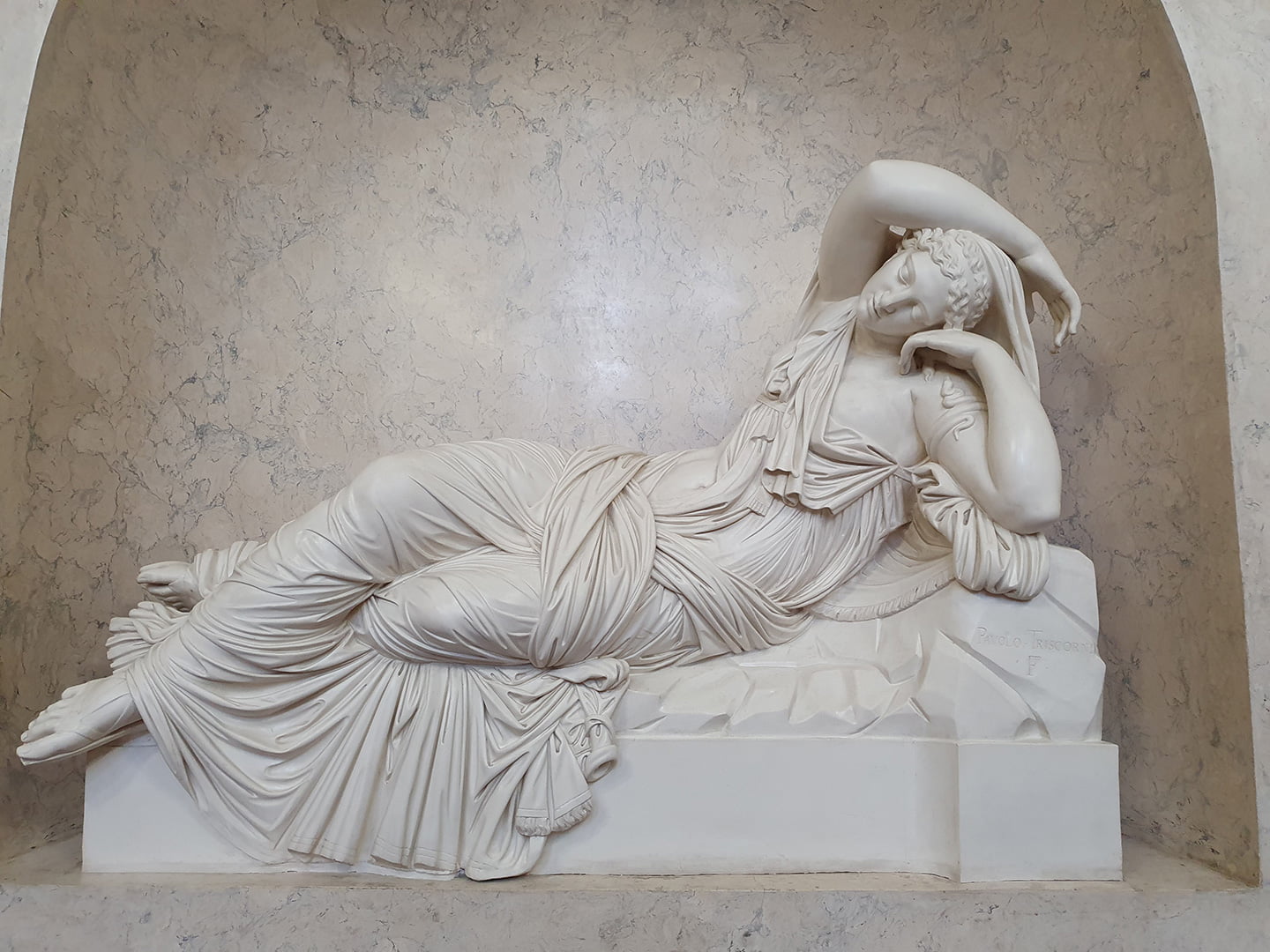 Скульптура Умирающая Клеопатра в Михайловском замке