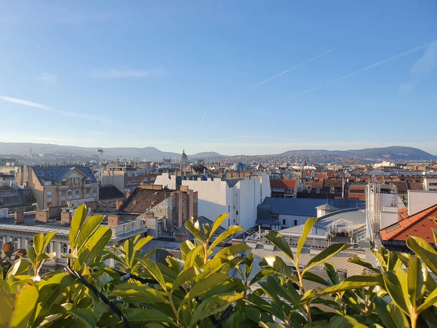 Вид на Будапешт с крыши бара 360 градусов