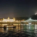 Холм Геллерт, статуя Свободы и отель в ночной подсветке